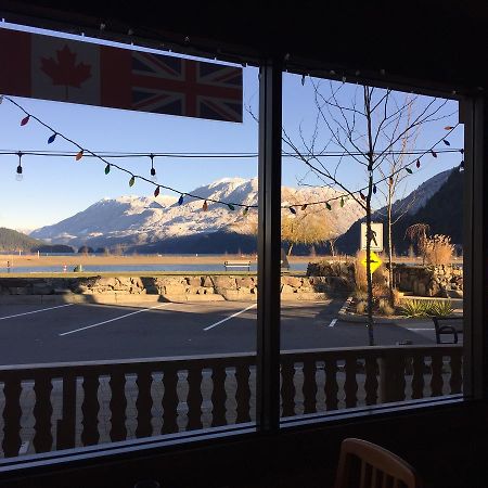 Spring Villa Hotel Harrison Hot Springs Eksteriør bilde