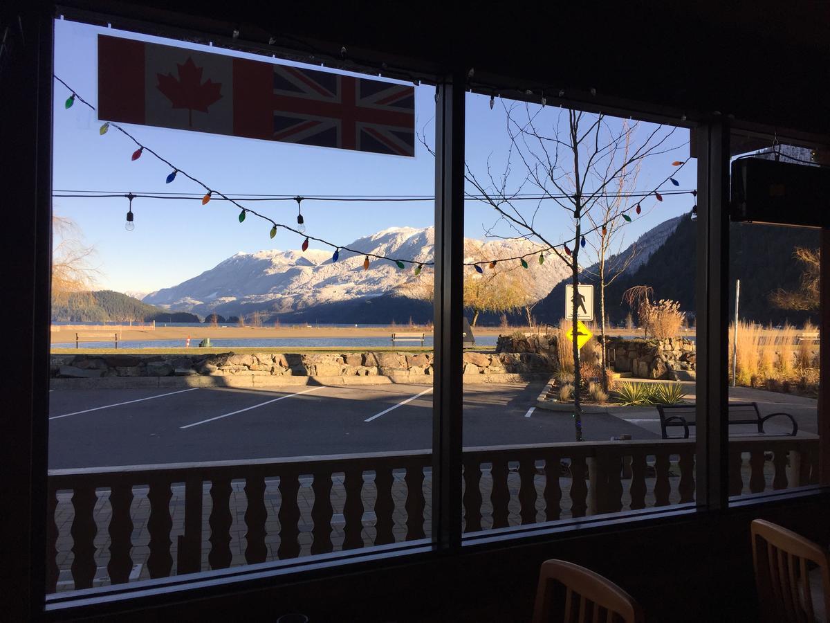 Spring Villa Hotel Harrison Hot Springs Eksteriør bilde