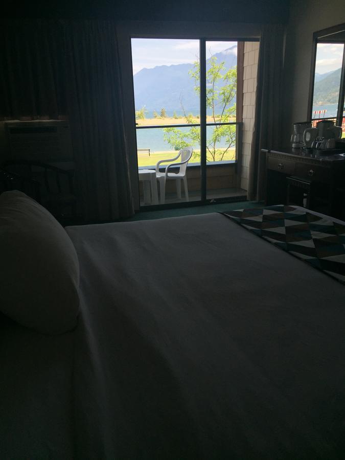 Spring Villa Hotel Harrison Hot Springs Eksteriør bilde