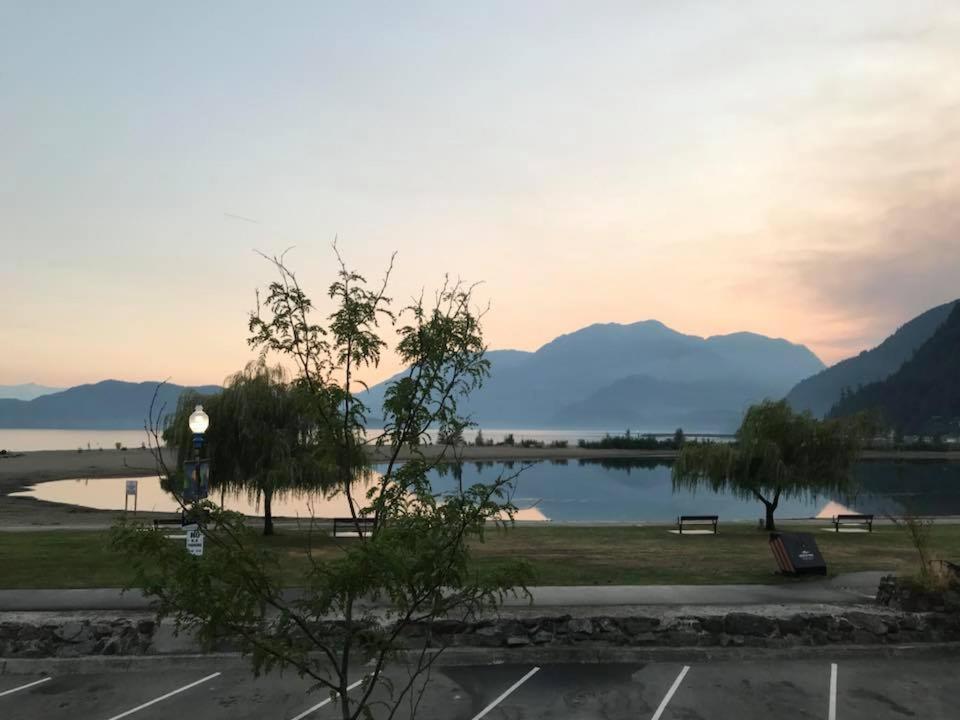 Spring Villa Hotel Harrison Hot Springs Eksteriør bilde